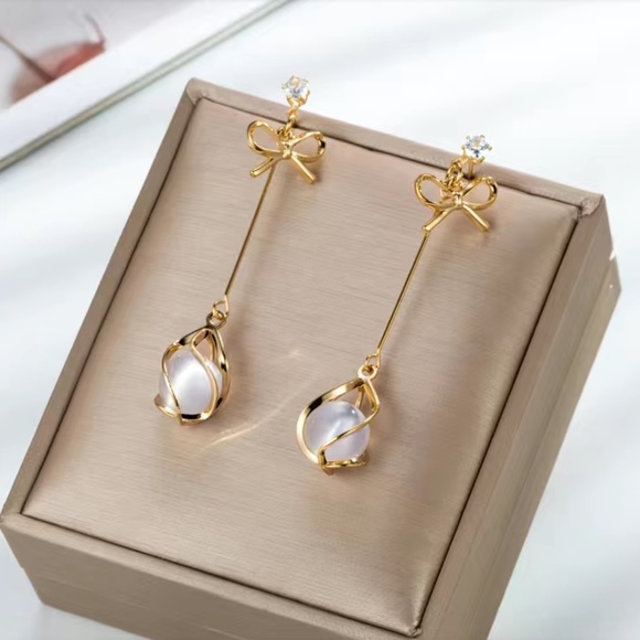 NEW 18K Gold Plated 925, Elegant Caged White Tiger’s Eye, Bow Drop Earrings - Picture 1 of 9